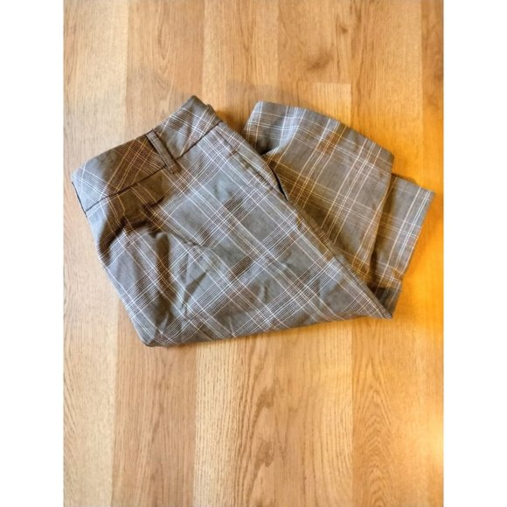 D.F.A. New York Women's Black And White‎ Shorts Size 12